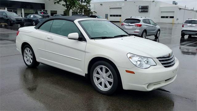 Used 2008 Chrysler Sebring For Sale in Waterford Twp, MI