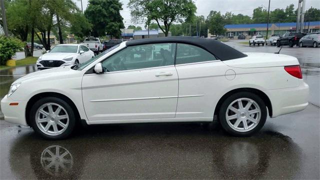 Used 2008 Chrysler Sebring For Sale in Waterford Twp, MI