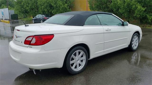 Used 2008 Chrysler Sebring For Sale in Waterford Twp, MI