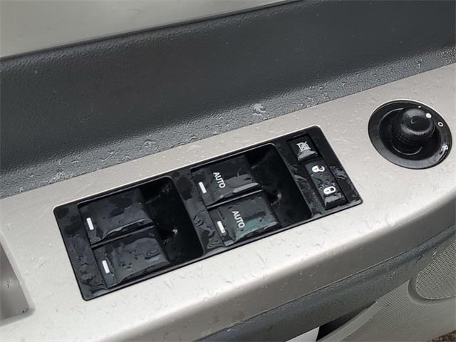 Used 2008 Chrysler Sebring For Sale in Waterford Twp, MI