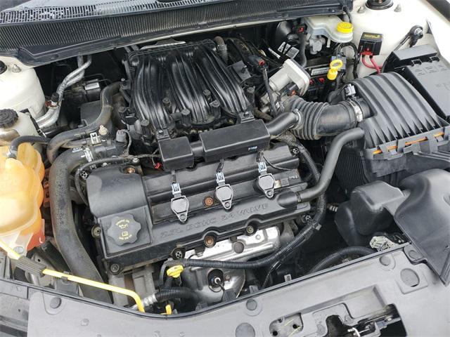 Used 2008 Chrysler Sebring For Sale in Waterford Twp, MI