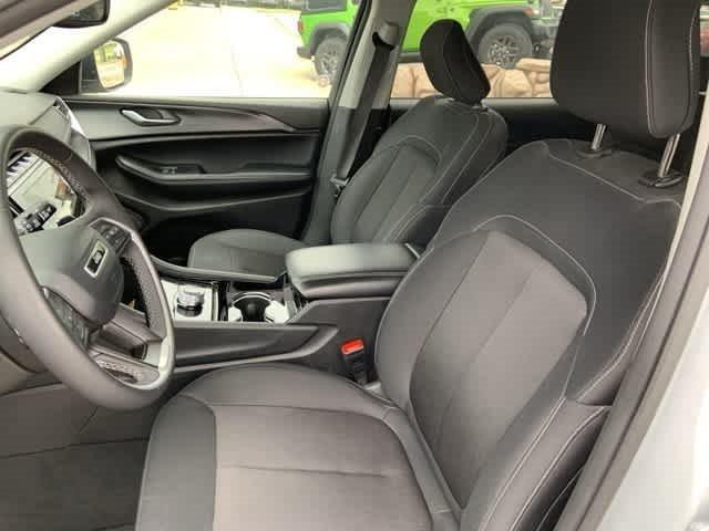 2023 Jeep Grand Cherokee L Laredo 4x4