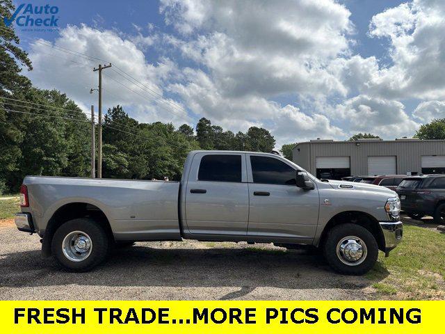 2024 RAM 3500 Tradesman Crew Cab 4x4 8 Box