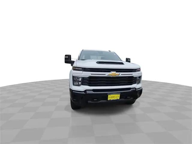 2024 Chevrolet Silverado 2500HD 4WD Crew Cab Standard Bed Custom