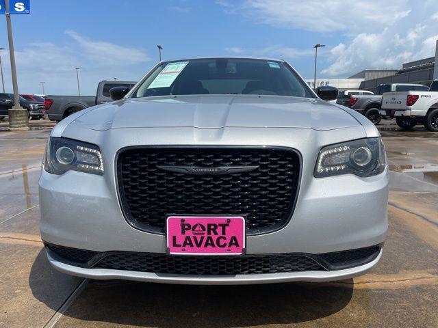 2022 Chrysler 300 Touring