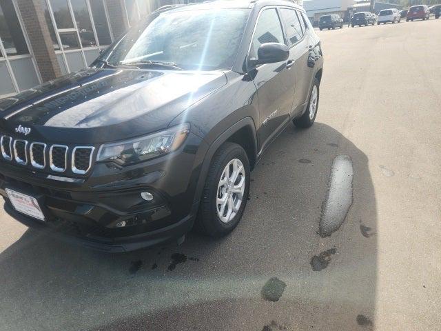2024 Jeep Compass Latitude 4x4 2024 Jeep Compass Latitude 4x4