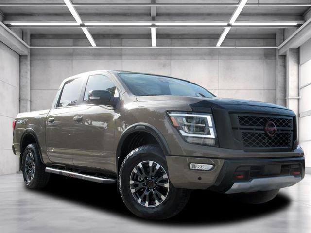 2024 Nissan TITAN Crew Cab PRO-4X 4x4