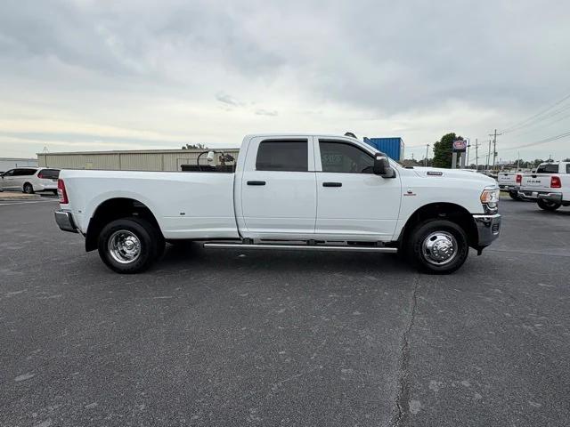 2024 RAM 3500 Tradesman Crew Cab 4x4 8 Box