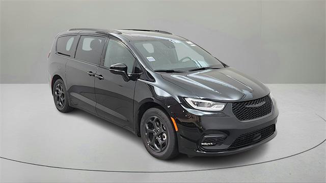 2025 Chrysler Pacifica Hybrid PACIFICA PLUG-IN HYBRID S APPEARANCE