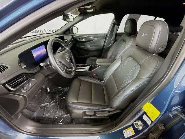 2024 Buick NV Sport Touring FWD