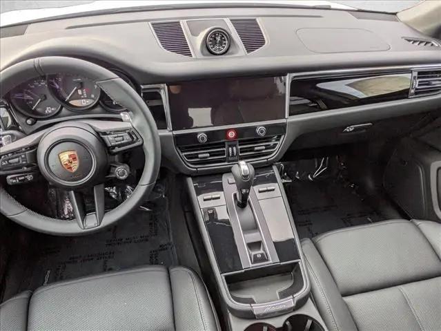 2025 Porsche Macan Macan