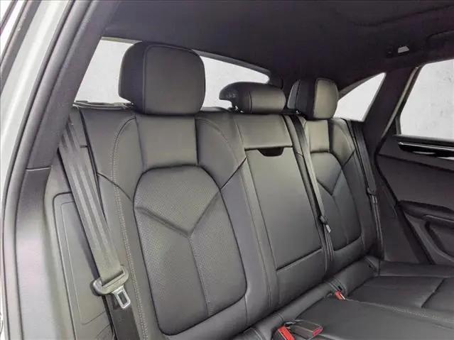 2025 Porsche Macan Macan