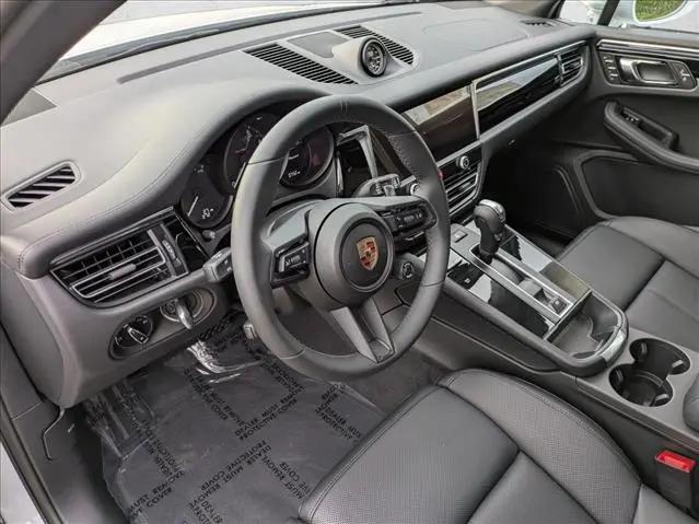 2025 Porsche Macan Macan