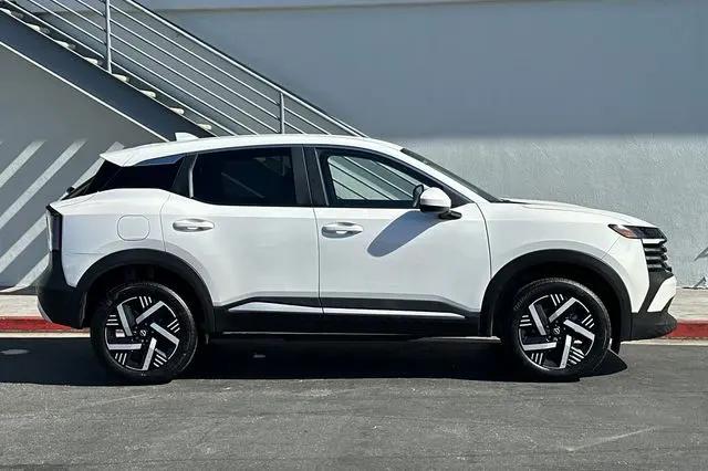 2025 Nissan Kicks SV FWD