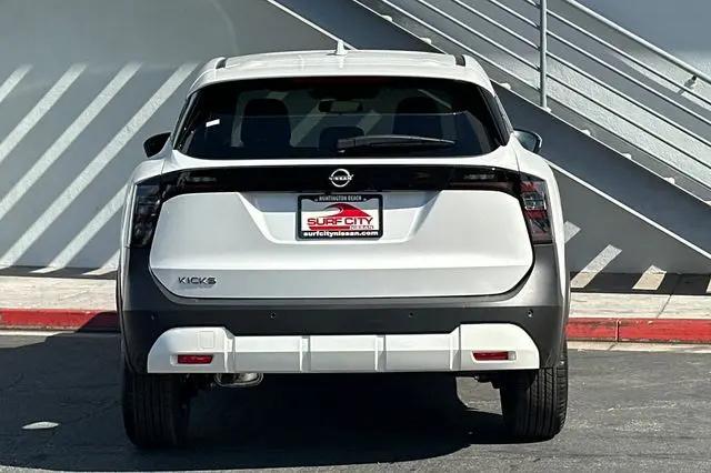 2025 Nissan Kicks SV FWD