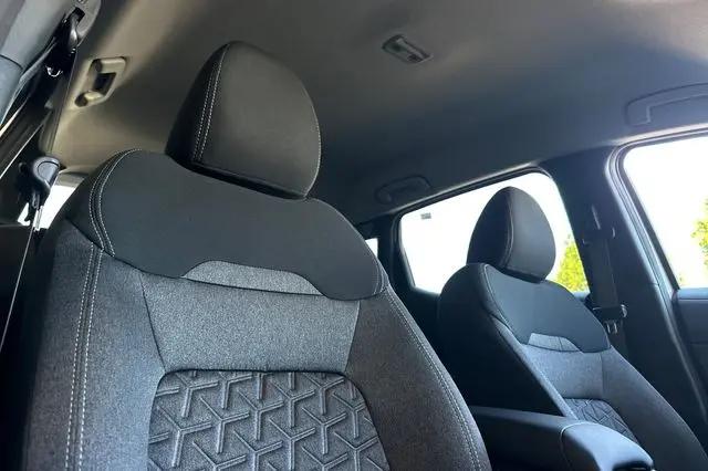 2025 Nissan Kicks SV FWD