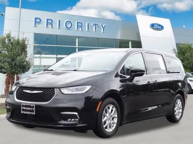 2023 Chrysler Pacifica Touring L for sale in Norfolk, VA