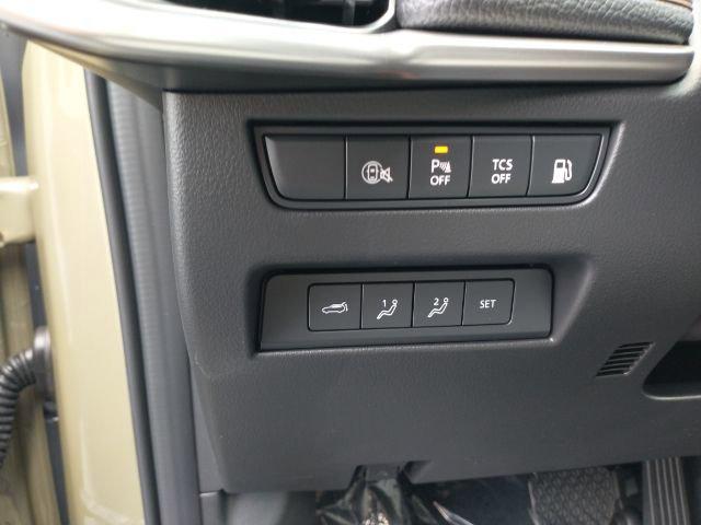 2025 Mazda CX-70 Premium Package