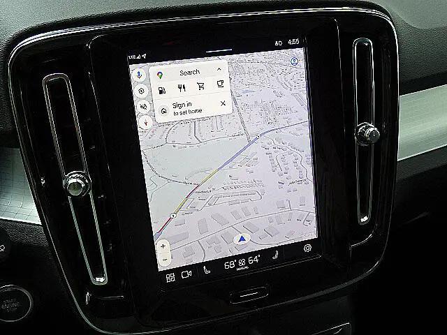 2025 Volvo XC40 B5 Core Bright Theme