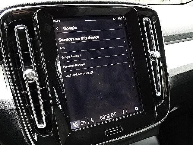 2025 Volvo XC40 B5 Core Bright Theme