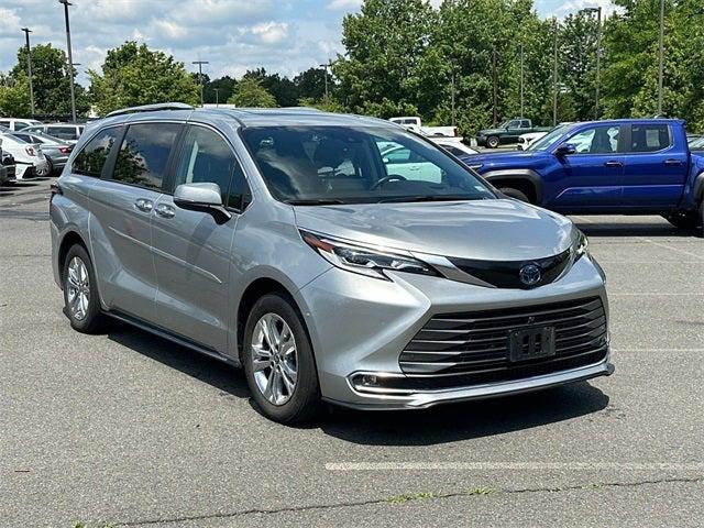 2022 Toyota Sienna Platinum
