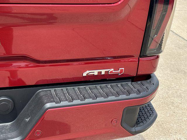 2025 GMC Sierra 2500HD 4WD Crew Cab Standard Bed AT4