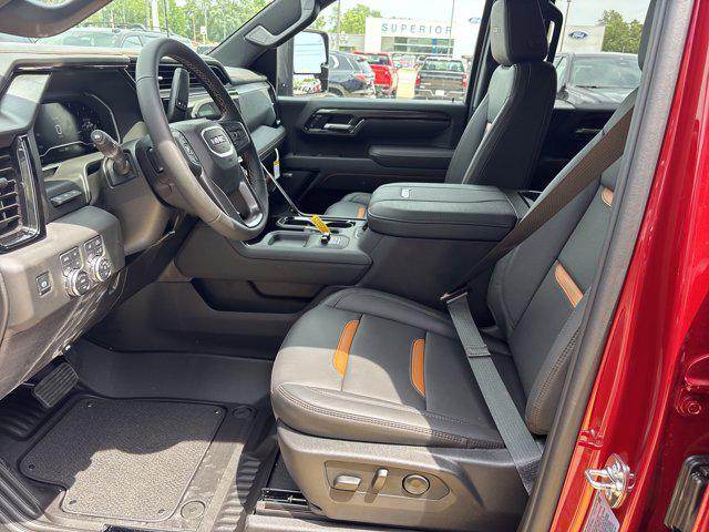 2025 GMC Sierra 2500HD 4WD Crew Cab Standard Bed AT4