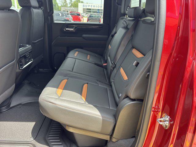 2025 GMC Sierra 2500HD 4WD Crew Cab Standard Bed AT4