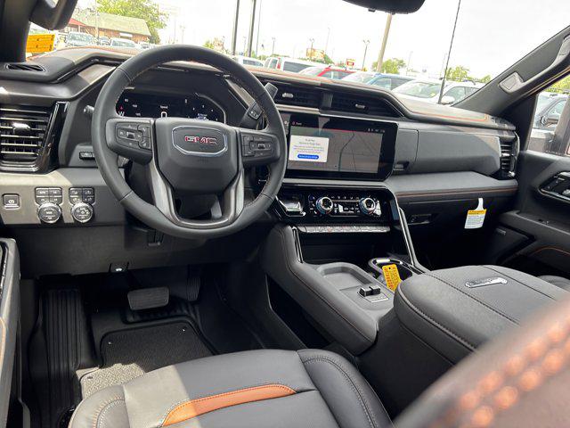 2025 GMC Sierra 2500HD 4WD Crew Cab Standard Bed AT4