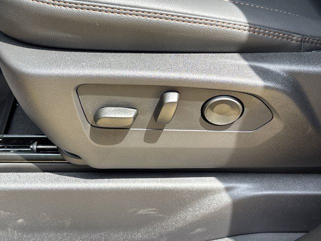 2025 GMC Sierra 2500HD 4WD Crew Cab Standard Bed AT4
