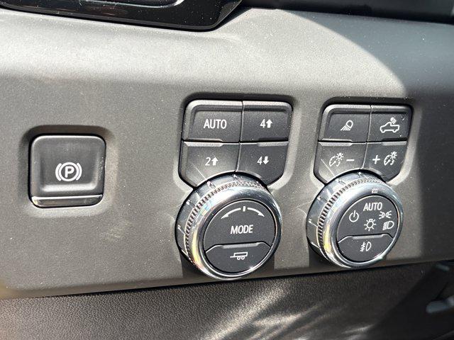 2025 GMC Sierra 2500HD 4WD Crew Cab Standard Bed AT4