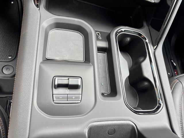 2025 GMC Sierra 2500HD 4WD Crew Cab Standard Bed AT4