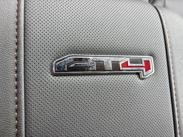 2025 GMC Sierra 2500HD 4WD Crew Cab Standard Bed AT4