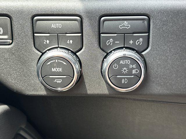 2025 GMC Sierra 1500 4WD Crew Cab Short Box Elevation with 3SB
