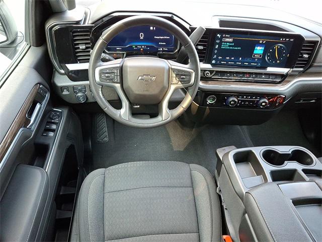 2022 Chevrolet Silverado 1500 4WD Crew Cab Short Bed RST