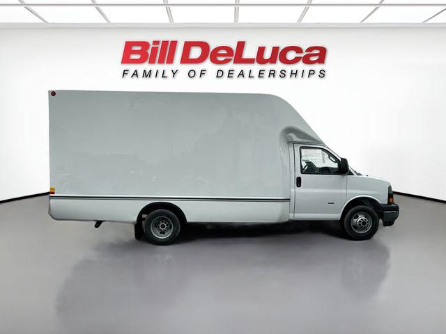 2025 GMC Savana Cutaway Work Van