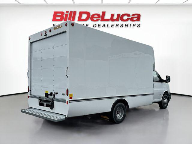 2025 GMC Savana Cutaway Work Van