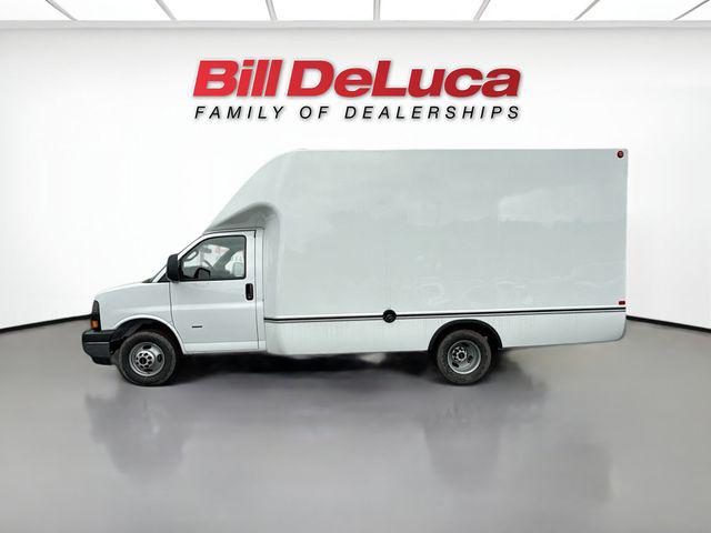 2025 GMC Savana Cutaway Work Van