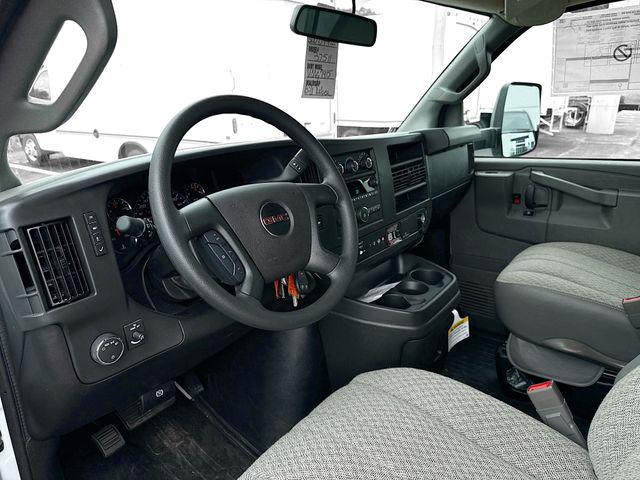 2025 GMC Savana Cutaway Work Van
