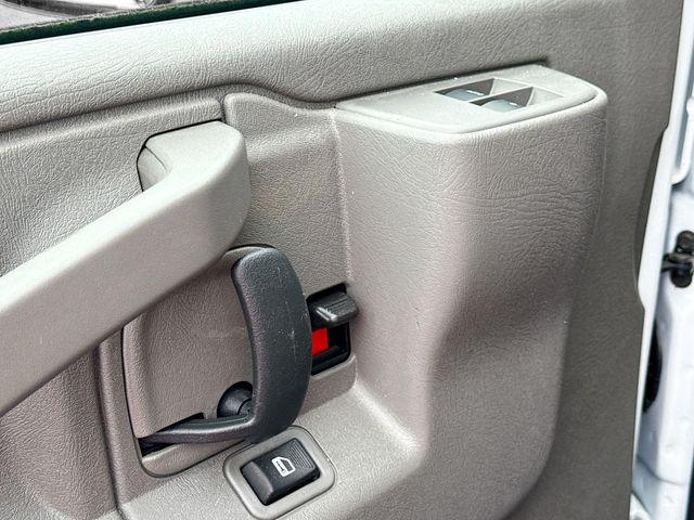 2025 GMC Savana Cutaway Work Van