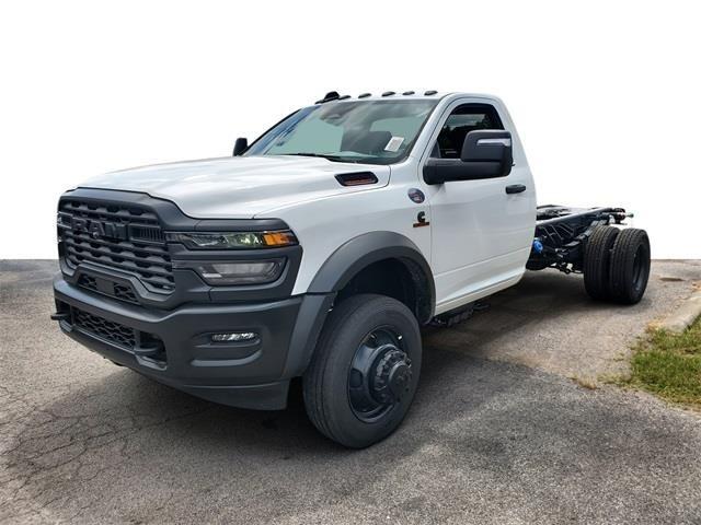 2025 RAM Ram 5500 Chassis Cab RAM 5500 TRADESMAN CHASSIS REGULAR CAB 4X4 84 CA 2025 RAM Ram 5500 Chassis Cab RAM 5500 TRADESMAN CHASSIS REGULAR CAB 4X4 84 CA