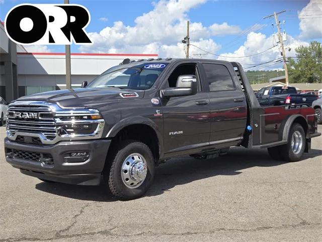 2025 RAM Ram 3500 Chassis Cab RAM 3500 BIG HORN CREW CAB CHASSIS 4X4 60 CA
