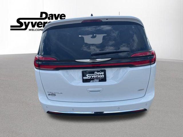 2025 Chrysler Pacifica PACIFICA SELECT AWD