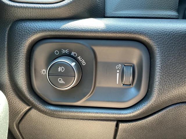 2025 Ram 2500 Tradesman Crew Cab 4x4 6'4" Box
