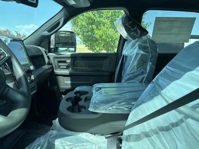 2025 RAM Ram 3500 Chassis Cab RAM 3500 TRADESMAN CREW CAB CHASSIS 4X4 60 CA 2025 RAM Ram 3500 Chassis Cab RAM 3500 TRADESMAN CREW CAB CHASSIS 4X4 60 CA