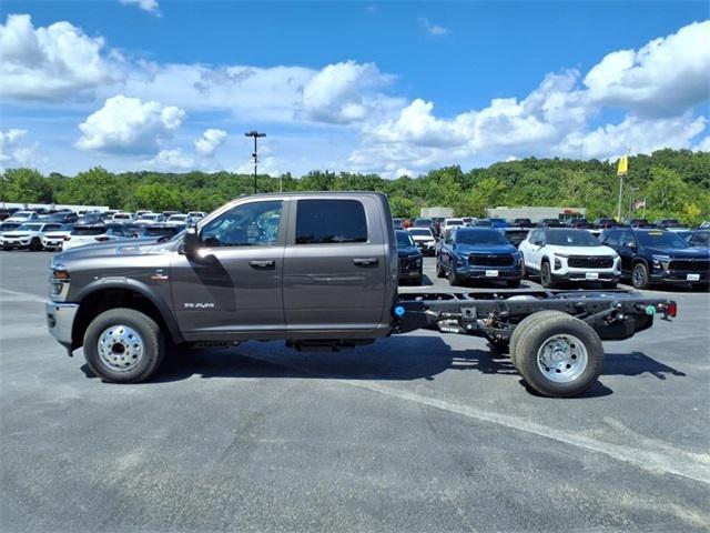 2025 RAM Ram 3500 Chassis Cab RAM 3500 BIG HORN CREW CAB CHASSIS 4X4 60 CA