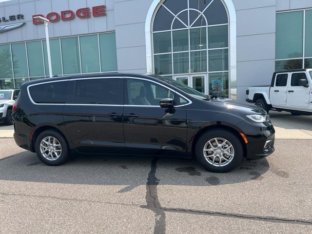 2025 Chrysler Pacifica PACIFICA SELECT