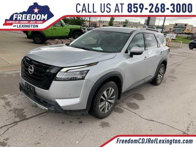 2023 Nissan Pathfinder SL 4WD