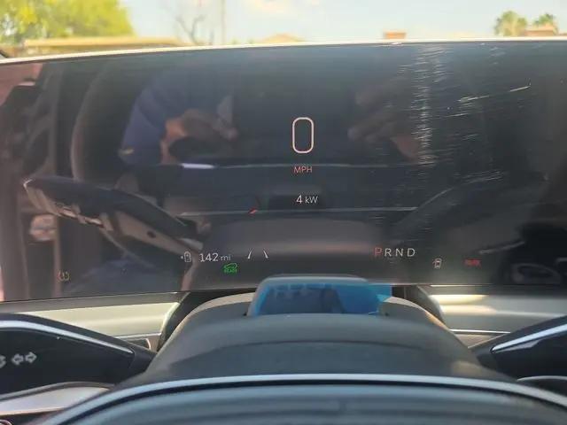 2025 Cadillac iQ Luxury w/1SE