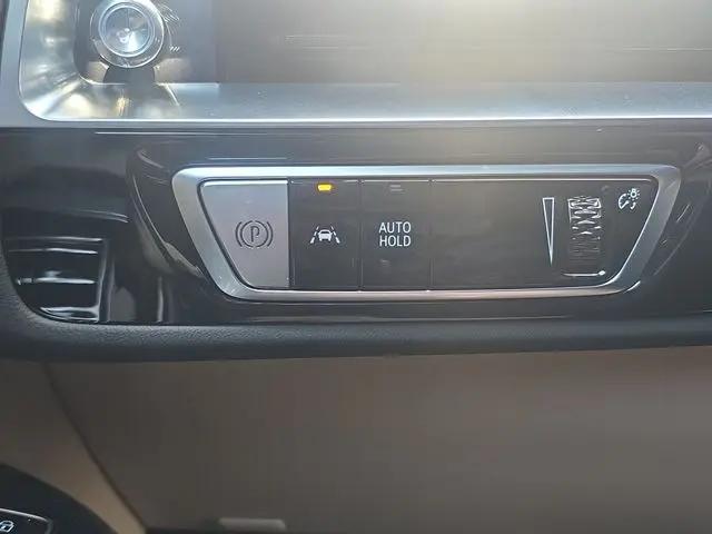 2025 Cadillac iQ Luxury w/1SE